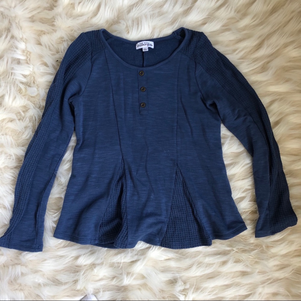 Women’s shirt